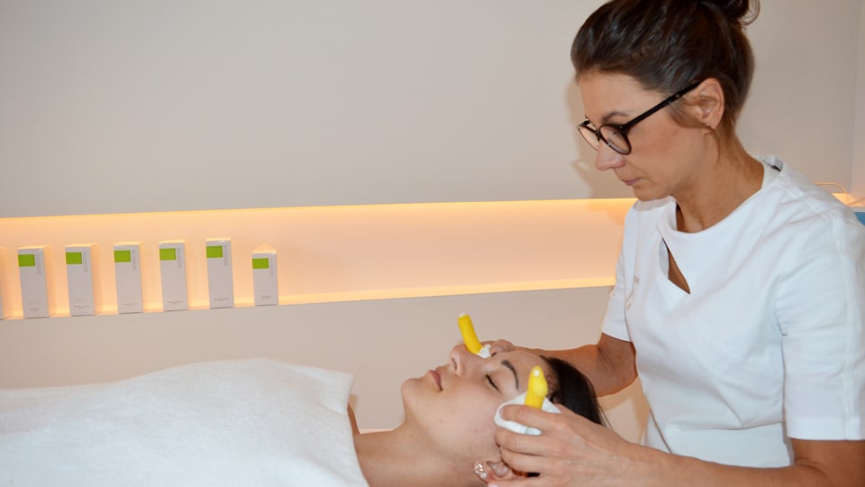 basisiche_kraeuterstempelmassage